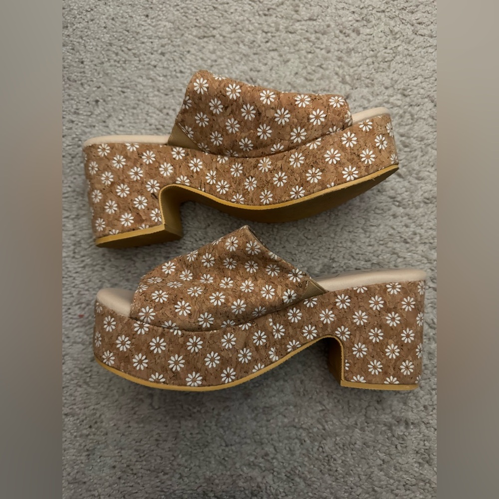 Brown Floral Platform Sandals— did not wear